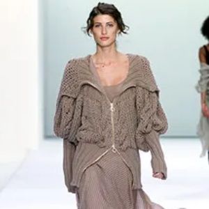 Stella McCartney Fall 2002 Runway Chunky Cable Knit Puff Sleeve Zip-Up Cardigan